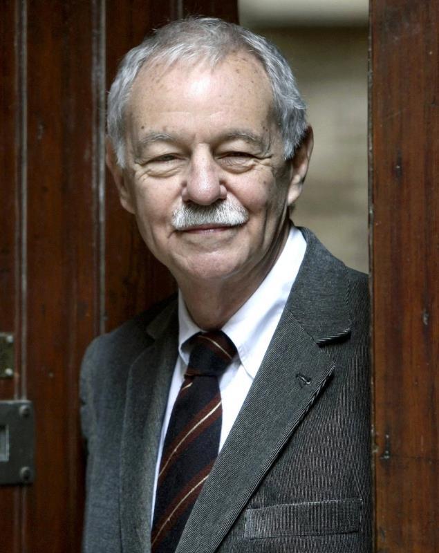 eduardo-mendoza.jpg