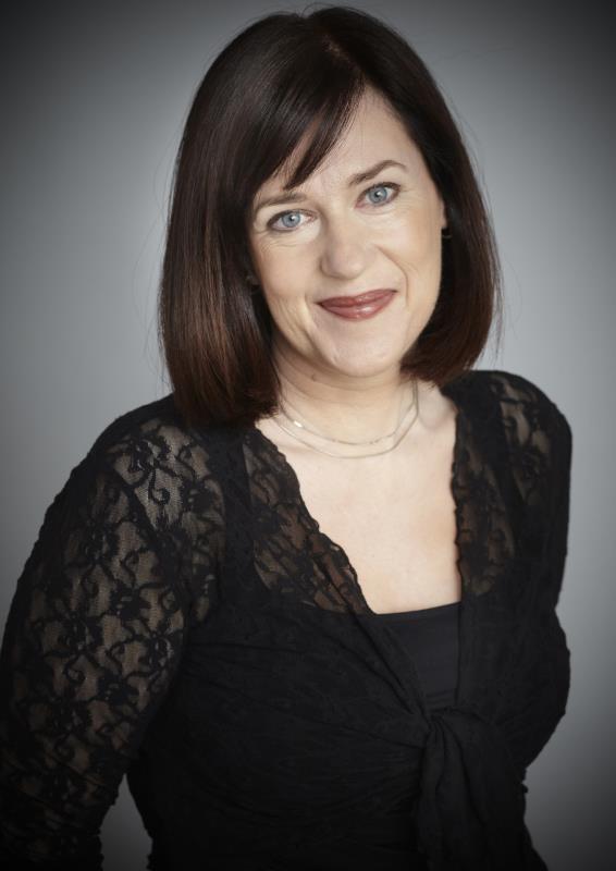 sophie_mckenzie_c_j_ring_aug_2012_use_this_one.jpg