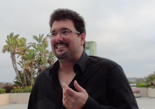 03_01_sdcc_2012_mark_altman_creator_of_femme_fatales_dsc05000_320x225.jpg