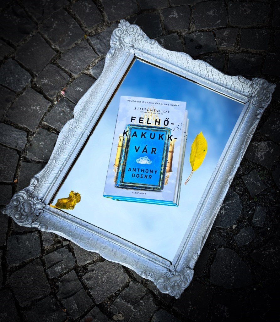 A Felhőkakukkvár már a különleges címe és az esztétikus borítója alapján is feltette a figyelmemet.