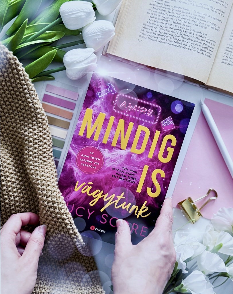 Sziasztok🙂

Lucy Score: Amire mindig is vágytunk..
Könyvértékelés: 5/⭐️⭐️⭐️⭐️

Egy újabb Lucy Score történet, egy újabb könyv amire vágytunk. Paige és Gannon sztorija tovább görgeti a szálakat és ezt