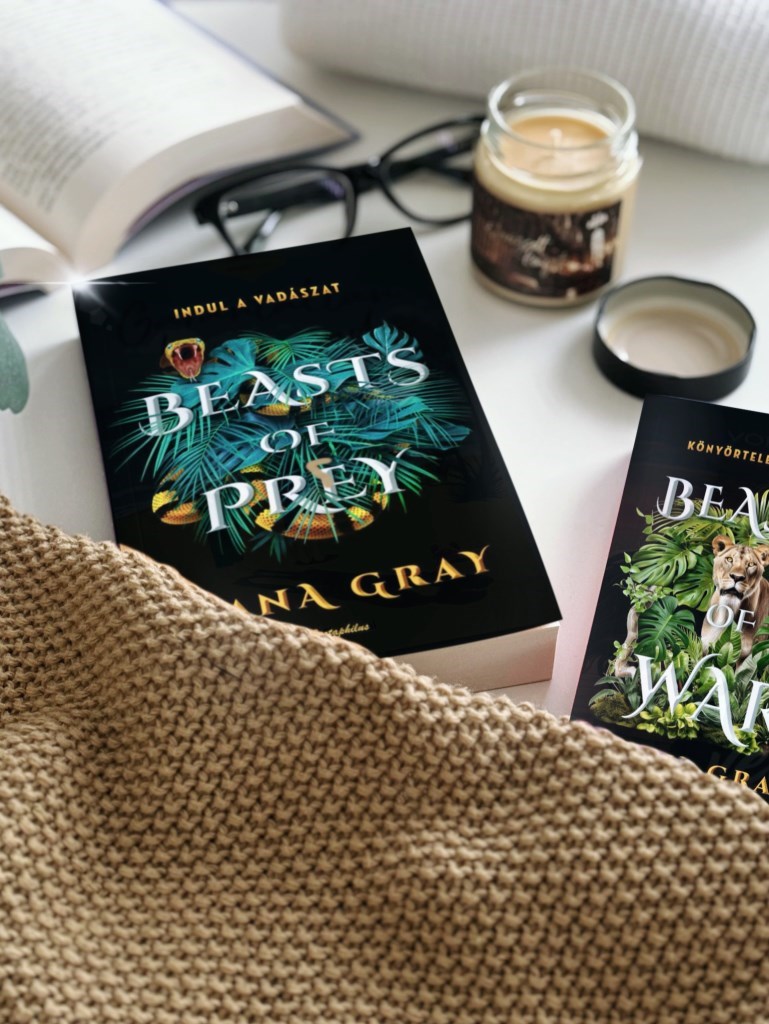 Ayana Gray: Beasts of Prey
Könyvértékelés: 5/⭐️⭐️⭐️
Ayana Gray első könyve egy sodró lendületű fantasy, ahol a dzsungel mélye legalább annyi titkot rejt, mint az emberi szívek. Két egymástól teljesen